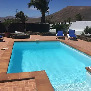 https://villa-lucky-heated-pool.in-canary-islands.com